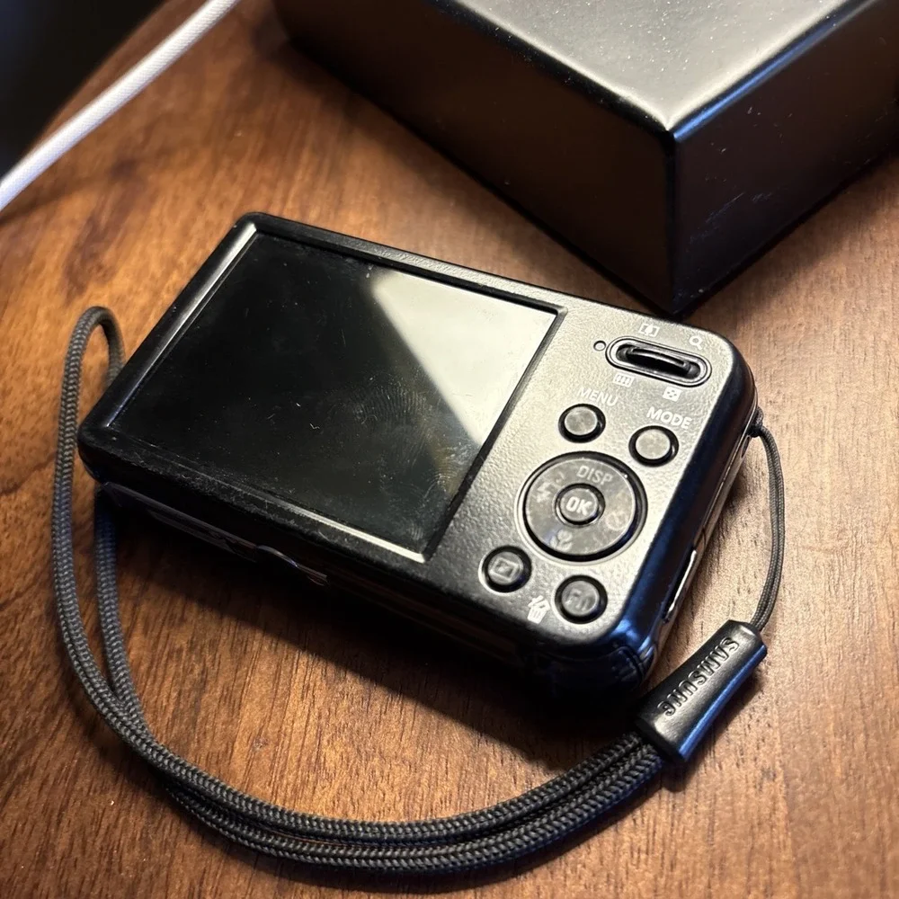 Samsung PL Series PL120 14.2MP Digital Camera Black AS IS Parts or Repair